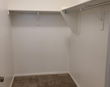 3703 N 298th Drive - Photo Thumbnail 9