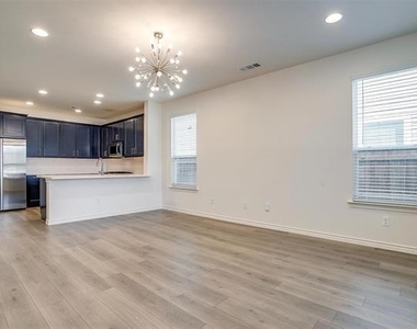 211 Athenia Drive - Photo Thumbnail 3