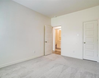 211 Athenia Drive - Photo Thumbnail 28