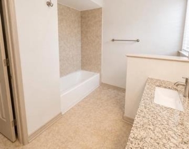 7806 Williams Avenue - Photo Thumbnail 8