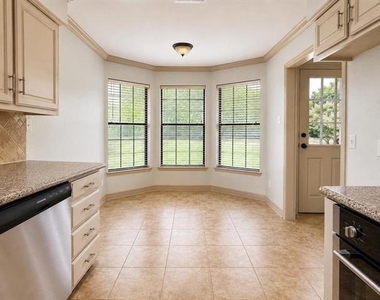 7806 Williams Avenue - Photo Thumbnail 3