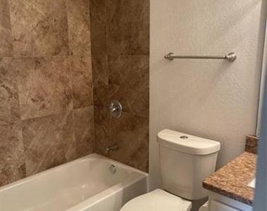 1640 Flagstone Lane - Photo Thumbnail 3