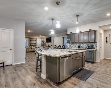 1829 Strongbark Drive - Photo Thumbnail 9
