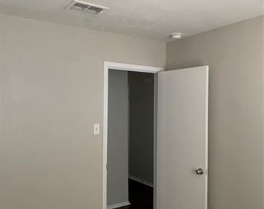 6520 Warm Moon Lane - Photo Thumbnail 13