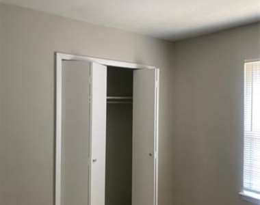 6520 Warm Moon Lane - Photo Thumbnail 11