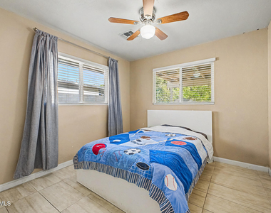 515 E Vista Del Cerro Drive - Photo Thumbnail 18