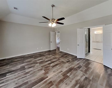 3914 18th Street - Photo Thumbnail 7