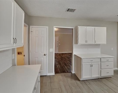 3914 18th Street - Photo Thumbnail 3