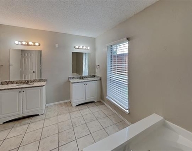 3914 18th Street - Photo Thumbnail 9