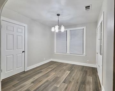 204 Boulevard Street - Photo Thumbnail 8