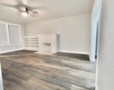 204 Boulevard Street - Photo Thumbnail 5
