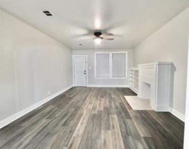 204 Boulevard Street - Photo Thumbnail 6