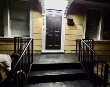 204 Boulevard Street - Photo Thumbnail 3