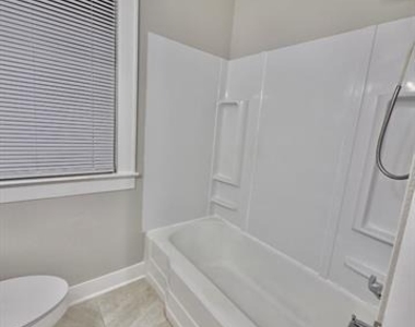 204 Boulevard Street - Photo Thumbnail 17