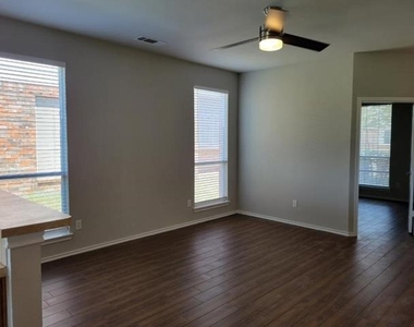 10973 Hawks Landing Road - Photo Thumbnail 7