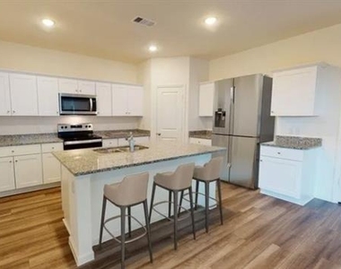 2013 Meadow Park Drive - Photo Thumbnail 4