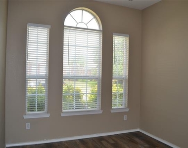 6005 Hidden Pine Lane - Photo Thumbnail 16