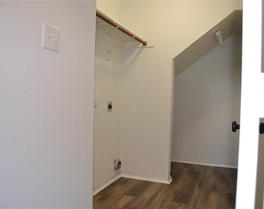 6005 Hidden Pine Lane - Photo Thumbnail 24