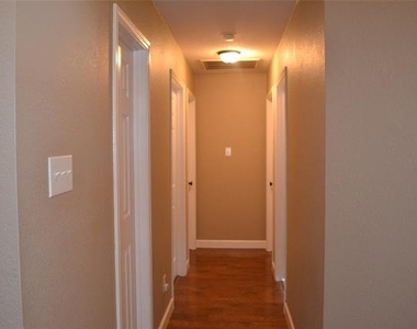 6005 Hidden Pine Lane - Photo Thumbnail 15