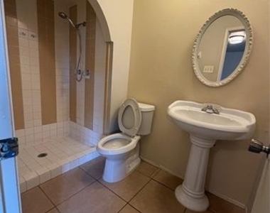 2821 Teakwood Drive - Photo Thumbnail 18
