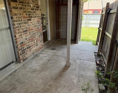801 Colchester Drive - Photo Thumbnail 9