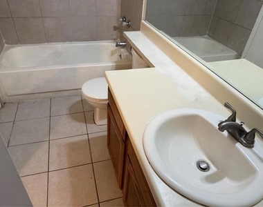 801 Colchester Drive - Photo Thumbnail 4
