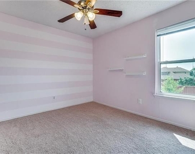 1704 Quail Run Drive - Photo Thumbnail 8
