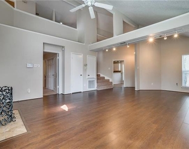 1704 Quail Run Drive - Photo Thumbnail 3