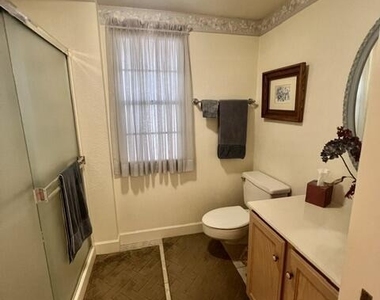 11610 N Rio Vista Drive - Photo Thumbnail 9
