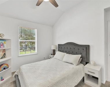 5104 White Spruce Drive - Photo Thumbnail 9