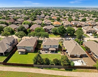 5104 White Spruce Drive - Photo Thumbnail 14