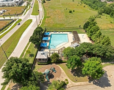 5104 White Spruce Drive - Photo Thumbnail 16
