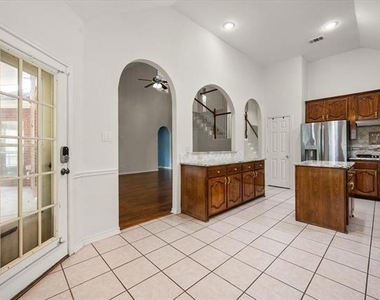 7700 Buccaneer Circle - Photo Thumbnail 13