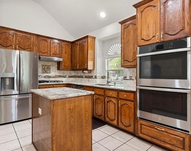 7700 Buccaneer Circle - Photo Thumbnail 9