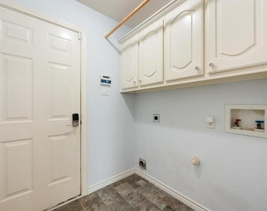 7700 Buccaneer Circle - Photo Thumbnail 30