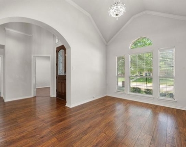 7700 Buccaneer Circle - Photo Thumbnail 8