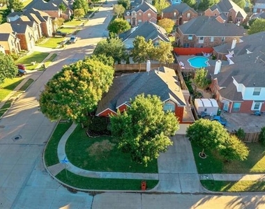 7700 Buccaneer Circle - Photo Thumbnail 32