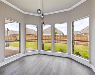 455 Chisholm Trail - Photo Thumbnail 8