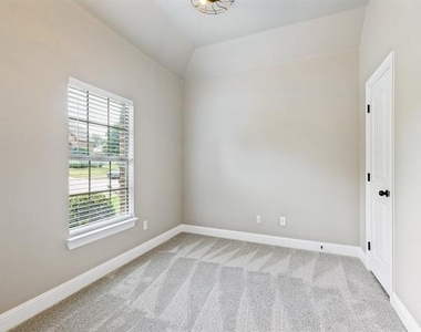 455 Chisholm Trail - Photo Thumbnail 4