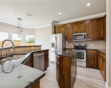 455 Chisholm Trail - Photo Thumbnail 9