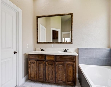 455 Chisholm Trail - Photo Thumbnail 14