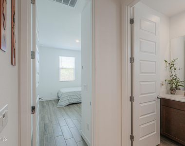 29412 N 31st Lane - Photo Thumbnail 12