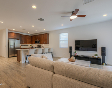29412 N 31st Lane - Photo Thumbnail 9