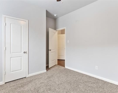 6041 Spring Ranch Drive - Photo Thumbnail 14