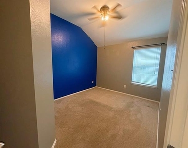 5601 Piedra Drive - Photo Thumbnail 18