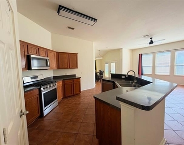 5601 Piedra Drive - Photo Thumbnail 10