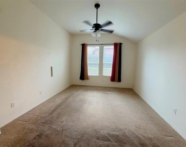 5601 Piedra Drive - Photo Thumbnail 13