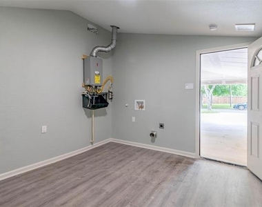1203 E King Street - Photo Thumbnail 13