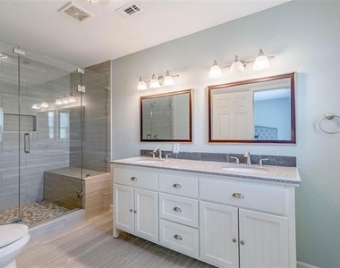 1203 E King Street - Photo Thumbnail 7
