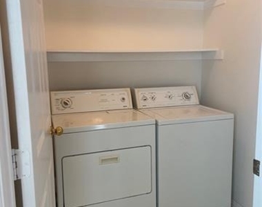 302 Crabapple Drive - Photo Thumbnail 10